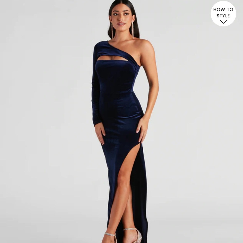 Windsor formal dress size small